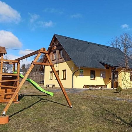 Pensiony A Ubytovani V Kempu Indiana Edrovice Eksteriør bilde