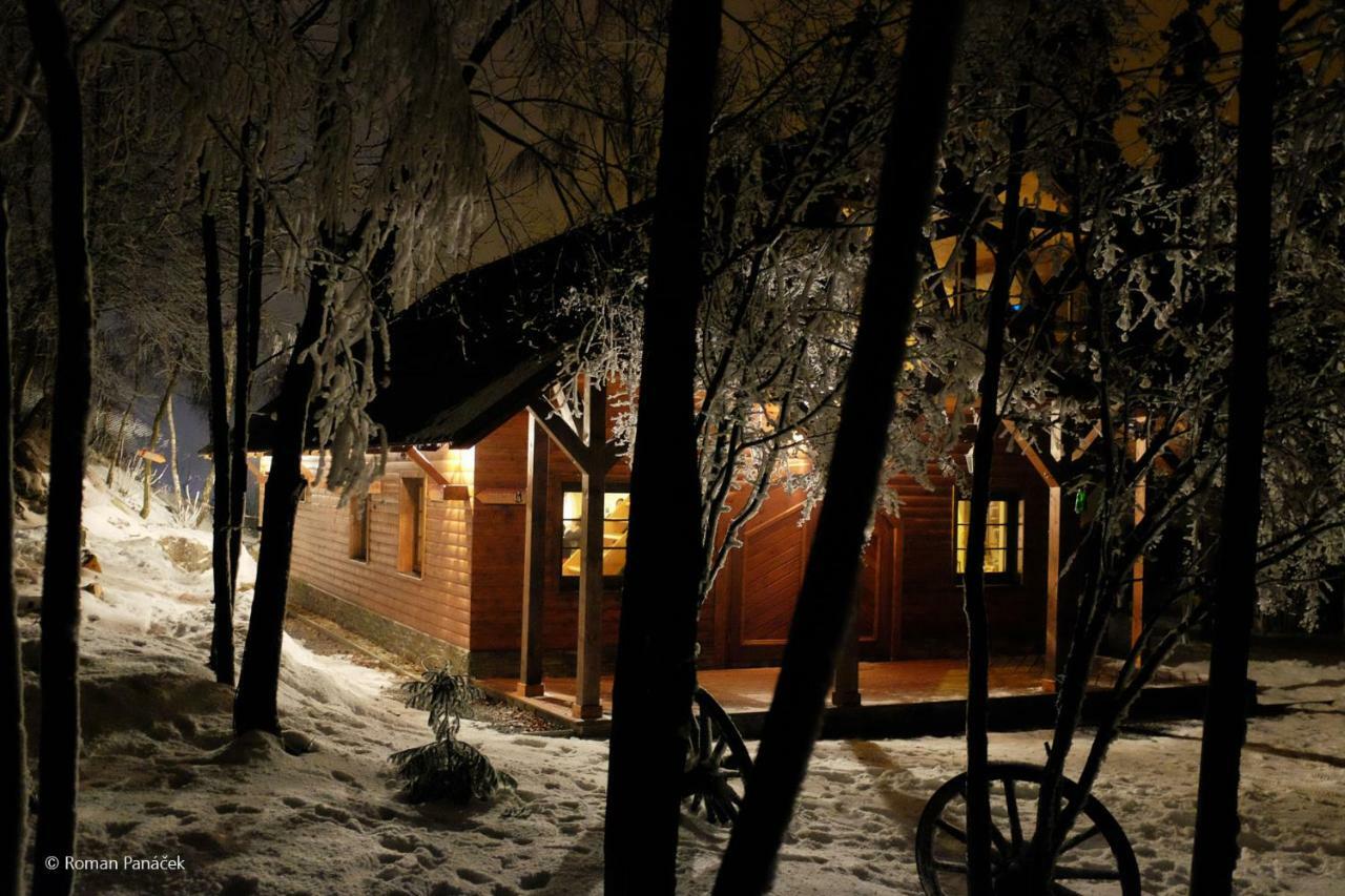 Pensiony A Ubytovani V Kempu Indiana Edrovice Eksteriør bilde